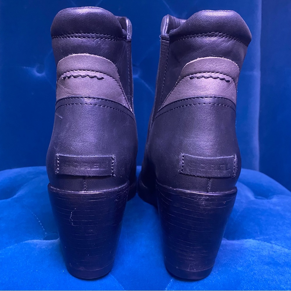 Sorel After Hours Chelsea Boot in black leather - Picture 9 of 12